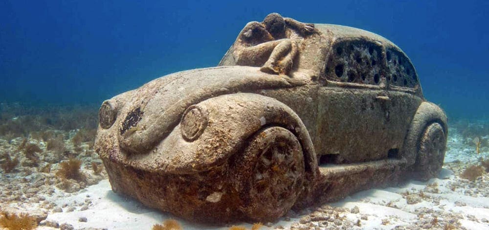 Rusted-car-underwater Underwate