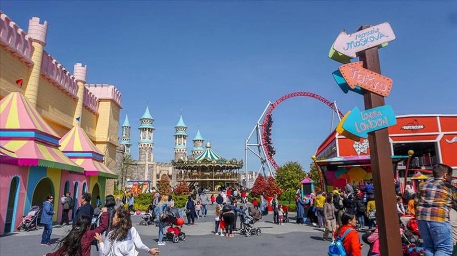 People meandering the street of Vialand, one of the best theme parks in Istanbul with kids.