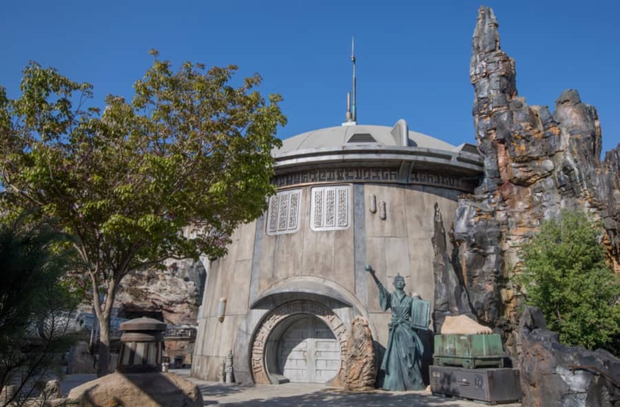 A large building at Disney's Batuu experience.