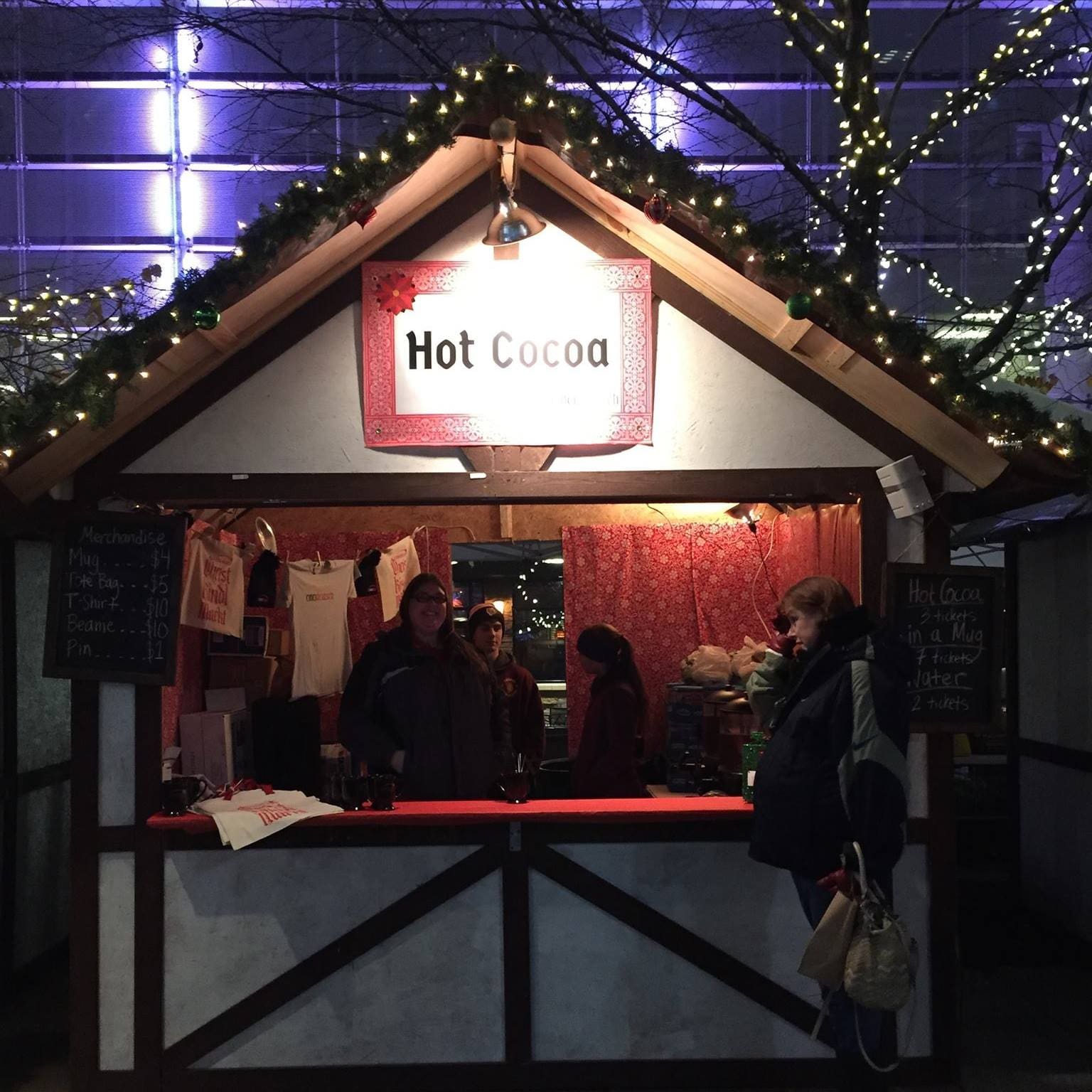 A hot chocolate vendor at Cincideutsch Christkindlmarkt.