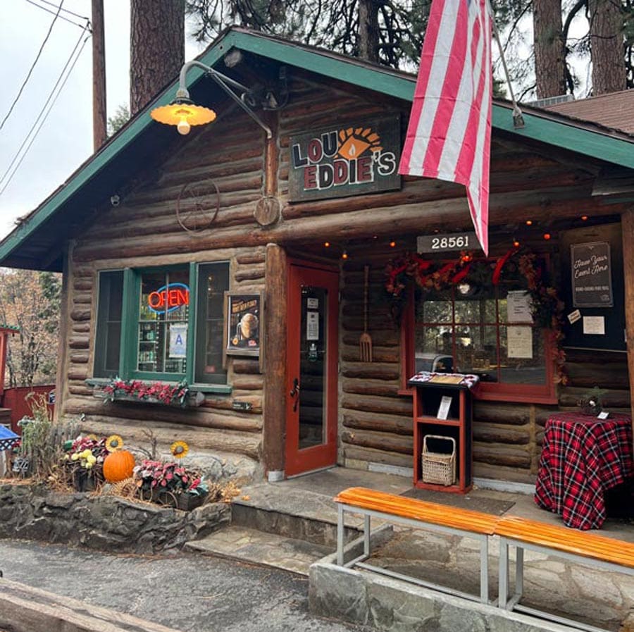 The entrance to Lou Eddie's Pizza in Lake Arrowhead.