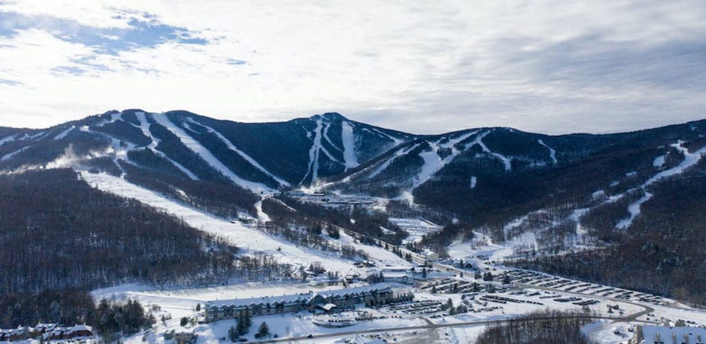The mountain at Killington Ski Resort, covered in snow, perfect for skiing.