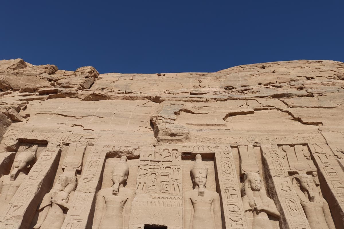 Carvings of Pharaohs and other depictions of Abu Simbel.