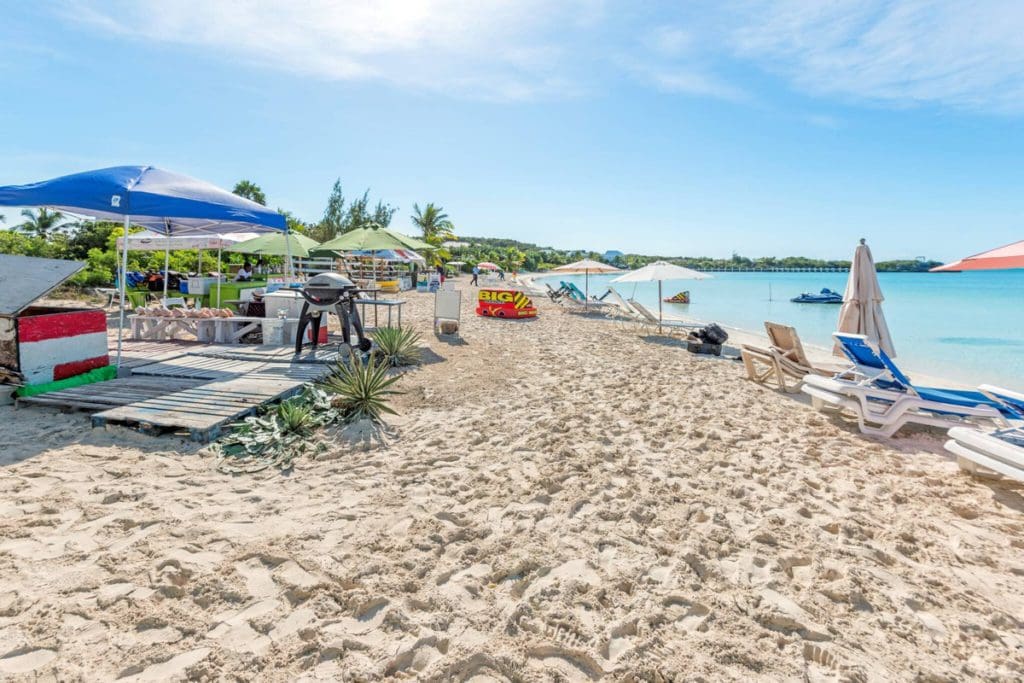 The beach vendors along the sands of Sapodilla Bay, one of the best things to do in Turks & Caicos with kids.