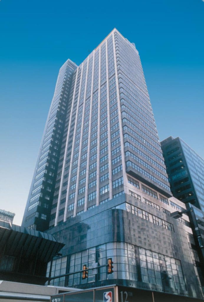 Un upward angle view of the soaring Loews Philadelphia Hotel.