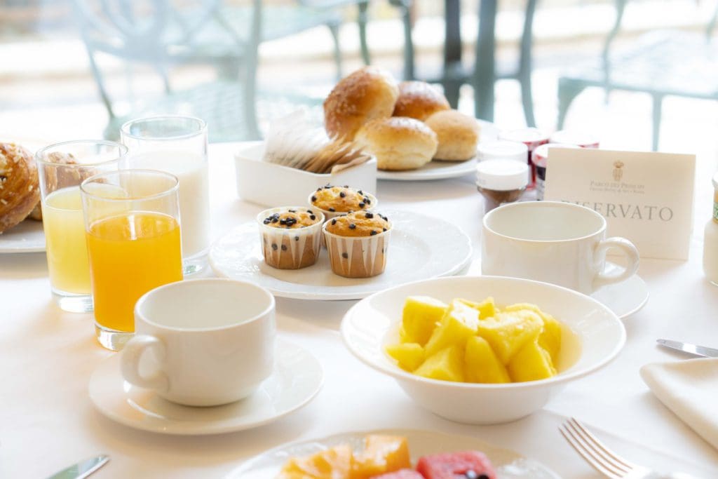 A lovely breakfast setting at Parco dei Principi Grand Hotel & SPA.