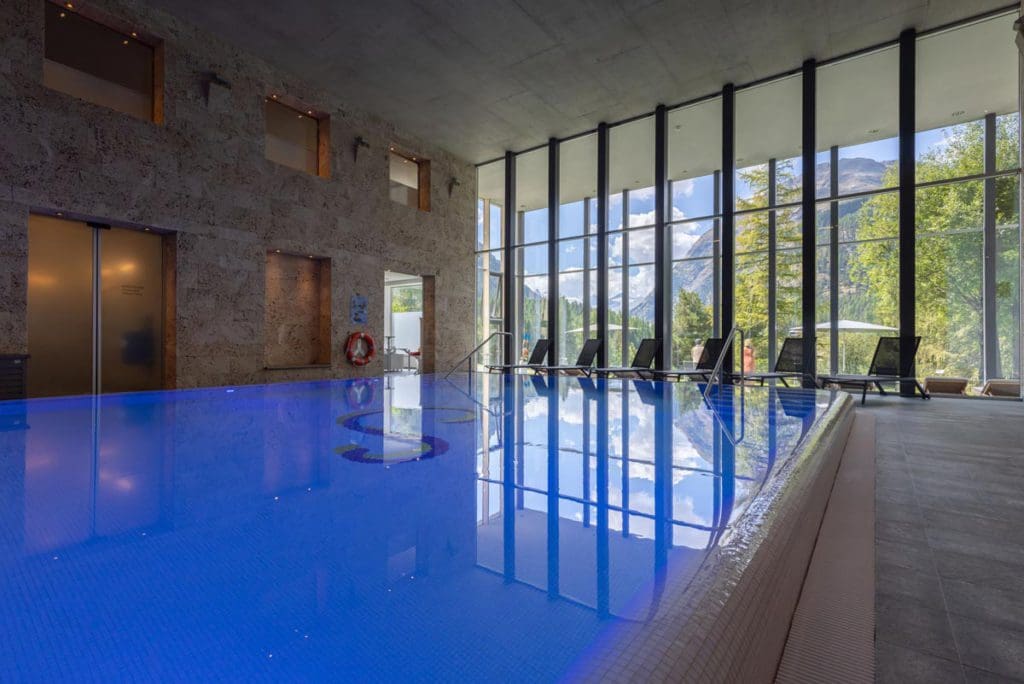 The indoor pool at Hotel Saratz.