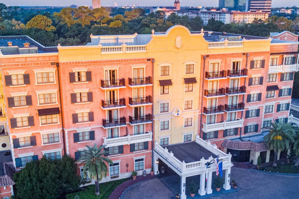 The exterior of Hotel Granduca Houston.