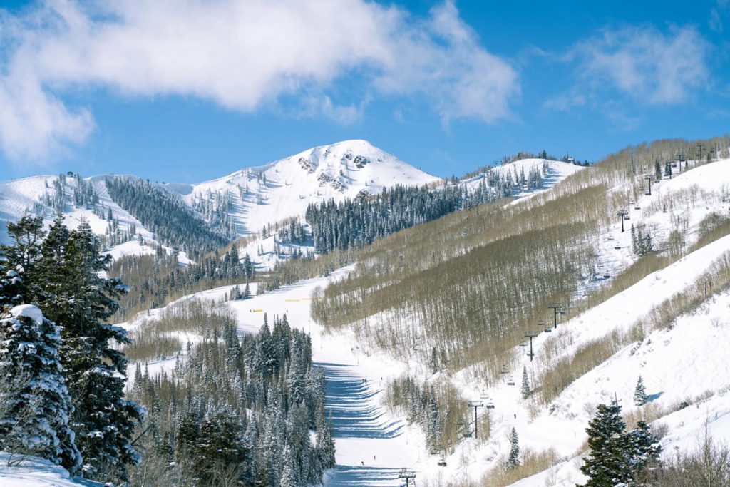 A view of the slopes at Park City Ski Resort, one of the best ski resorts in Utah for families. 